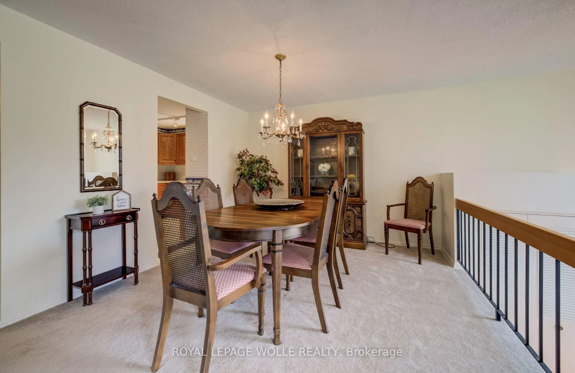 Photo 9 of 51 Underhill Crescent, Kitchener — HOMEH