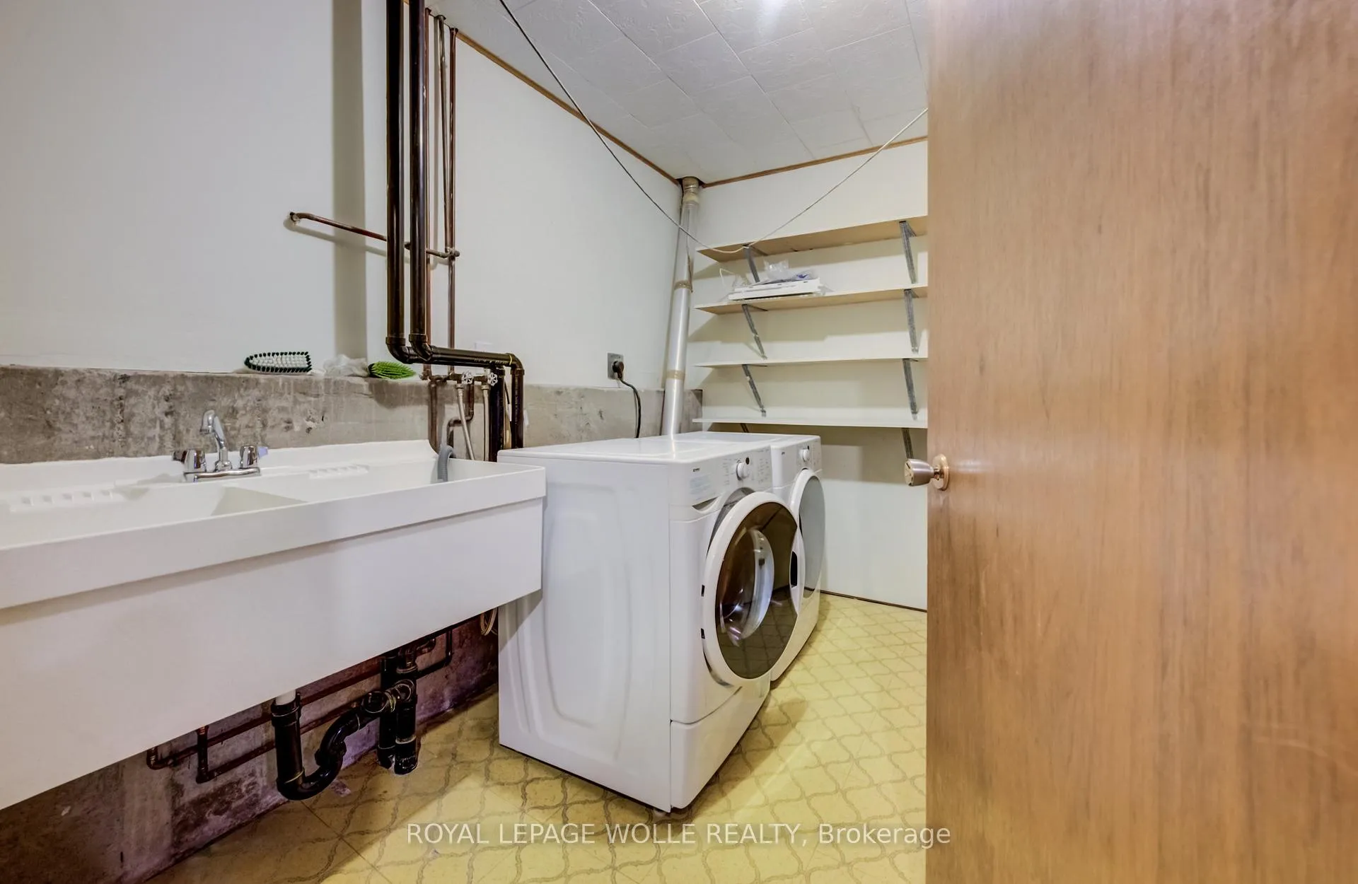 Photo 27 of 51 Underhill Crescent, Kitchener — HOMEH