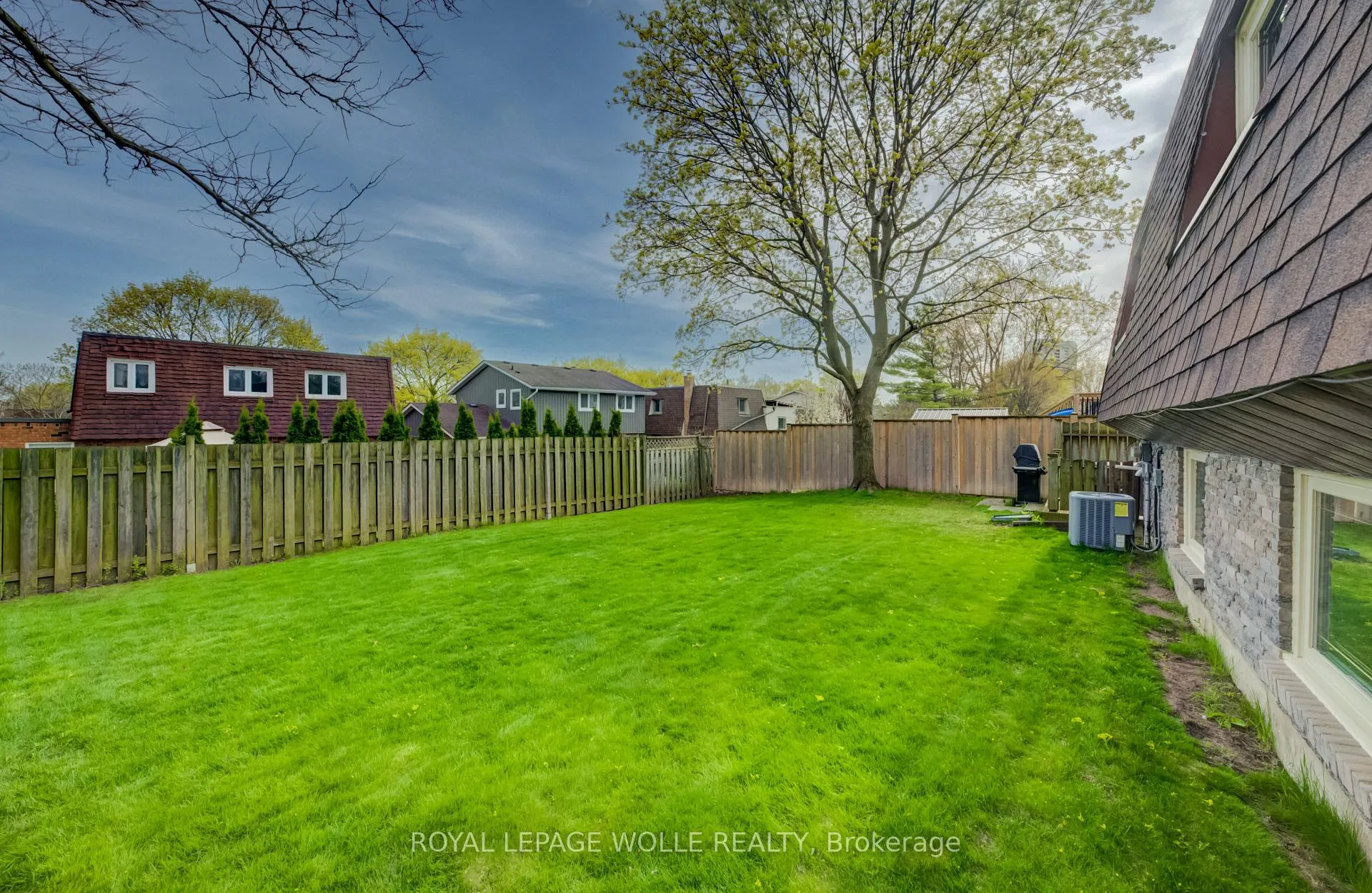 Photo 34 of 51 Underhill Crescent, Kitchener — HOMEH