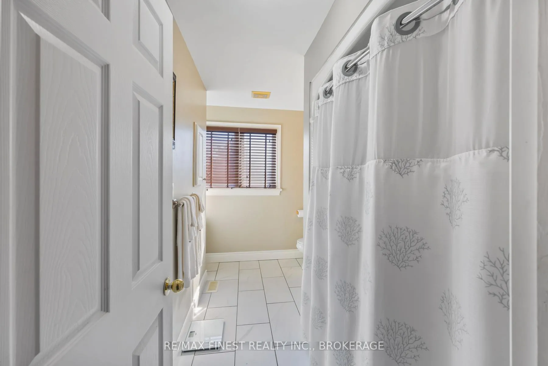 Photo 23 of 99 McKeown Crescent, Loyalist, Amherstview — HOMEH