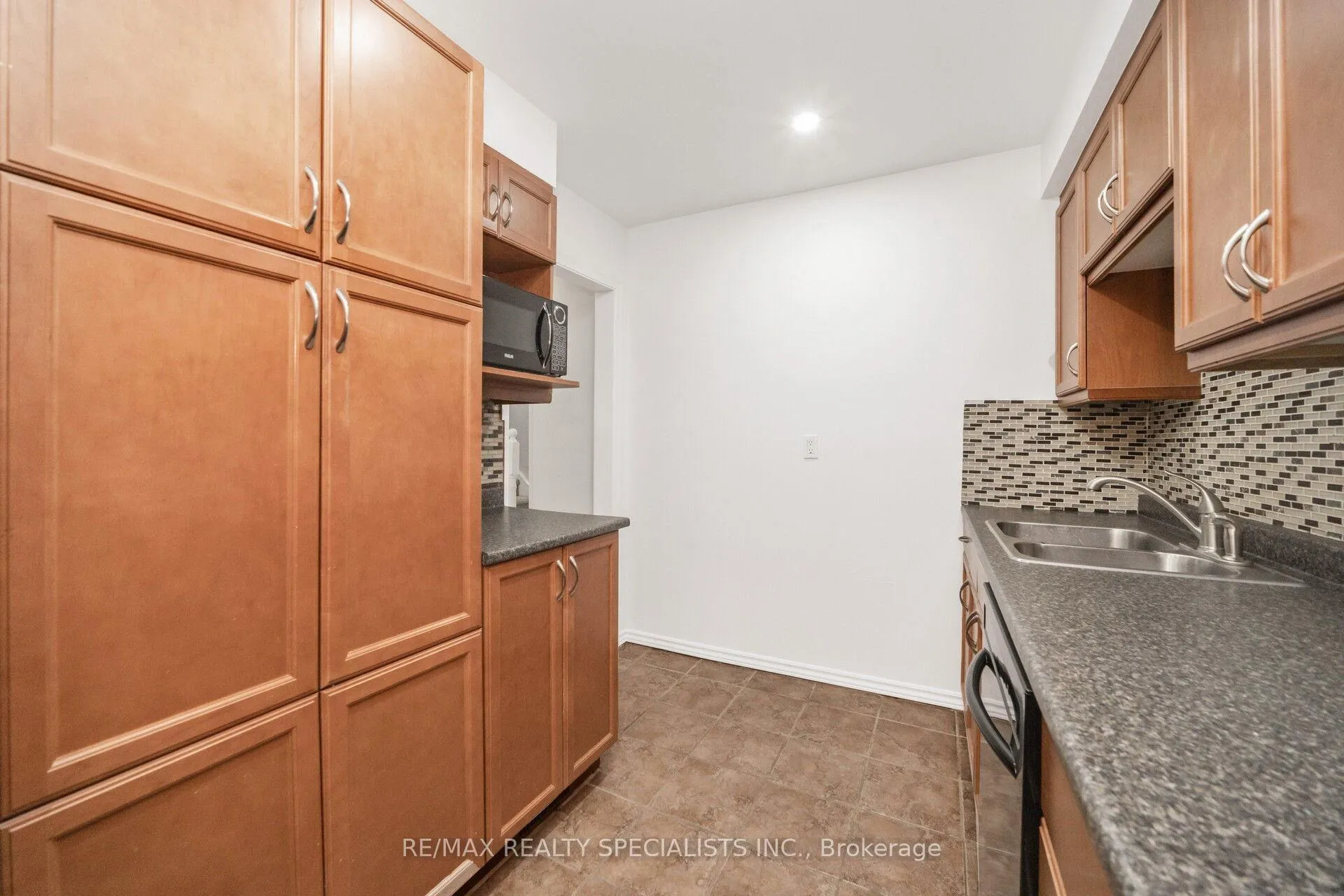 Photo 12 of 20 Enmount Drive, Brampton, Bramalea Road South Gateway — HOMEH