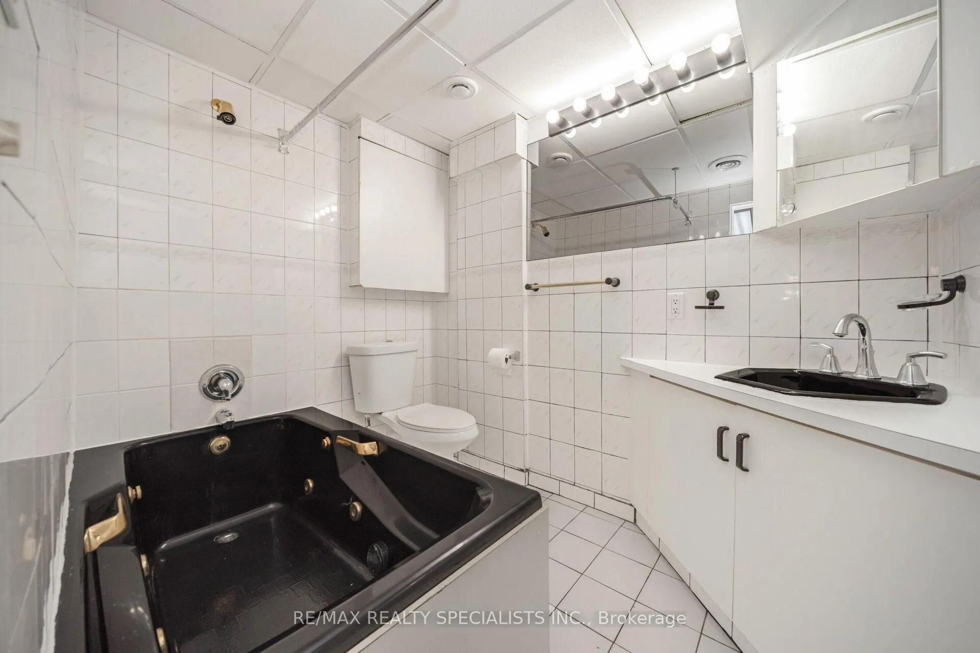 Photo 37 of 20 Enmount Drive, Brampton, Bramalea Road South Gateway — HOMEH