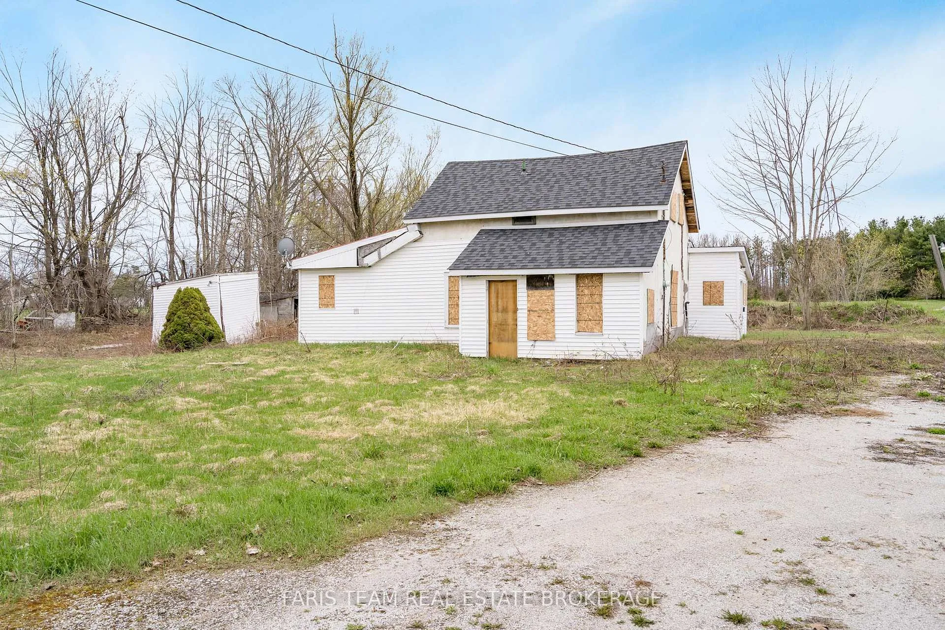 Photo 2 of 10058 Highway 12, Oro-Medonte, Rural Oro-Medonte — HOMEH