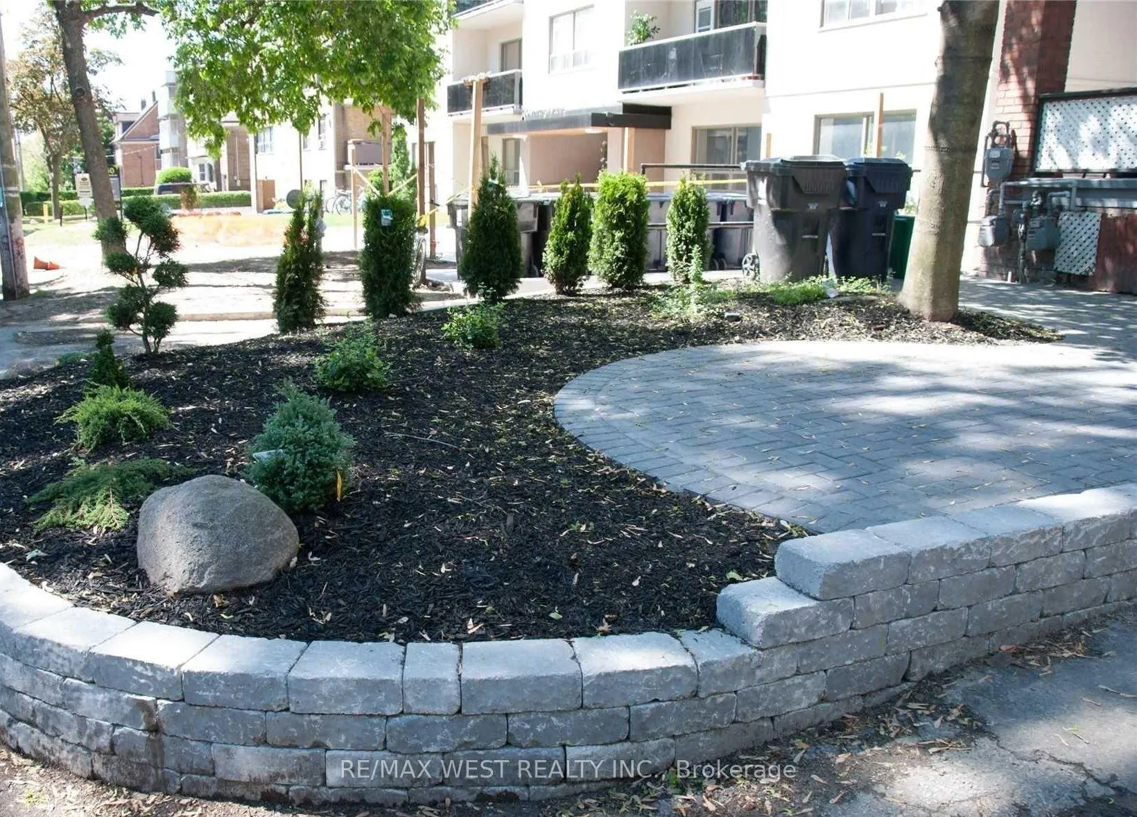 Photo 7 of Unit 4, 152 Dowling Avenue, Toronto, South Parkdale — HOMEH