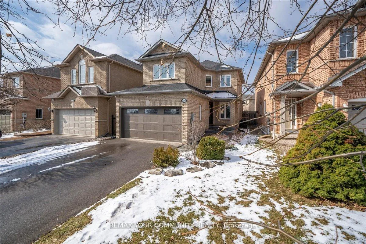 Photo 3 of 130 Princeton Gate, Vaughan, Maple — HOMEH