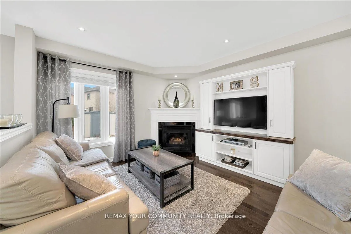 Photo 18 of 130 Princeton Gate, Vaughan, Maple — HOMEH