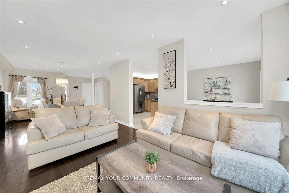Photo 19 of 130 Princeton Gate, Vaughan, Maple — HOMEH