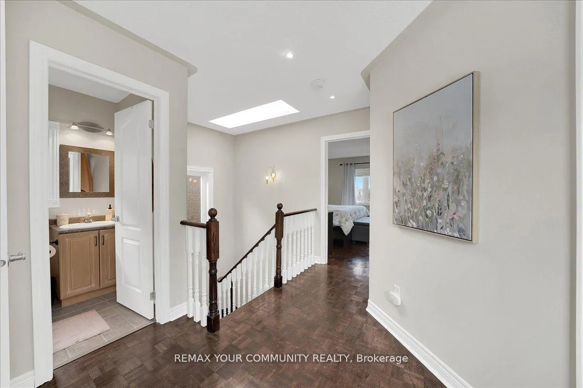 Photo 21 of 130 Princeton Gate, Vaughan, Maple — HOMEH