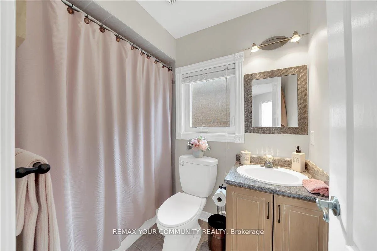 Photo 29 of 130 Princeton Gate, Vaughan, Maple — HOMEH