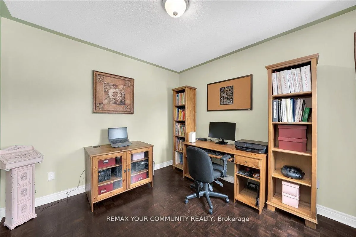 Photo 30 of 130 Princeton Gate, Vaughan, Maple — HOMEH
