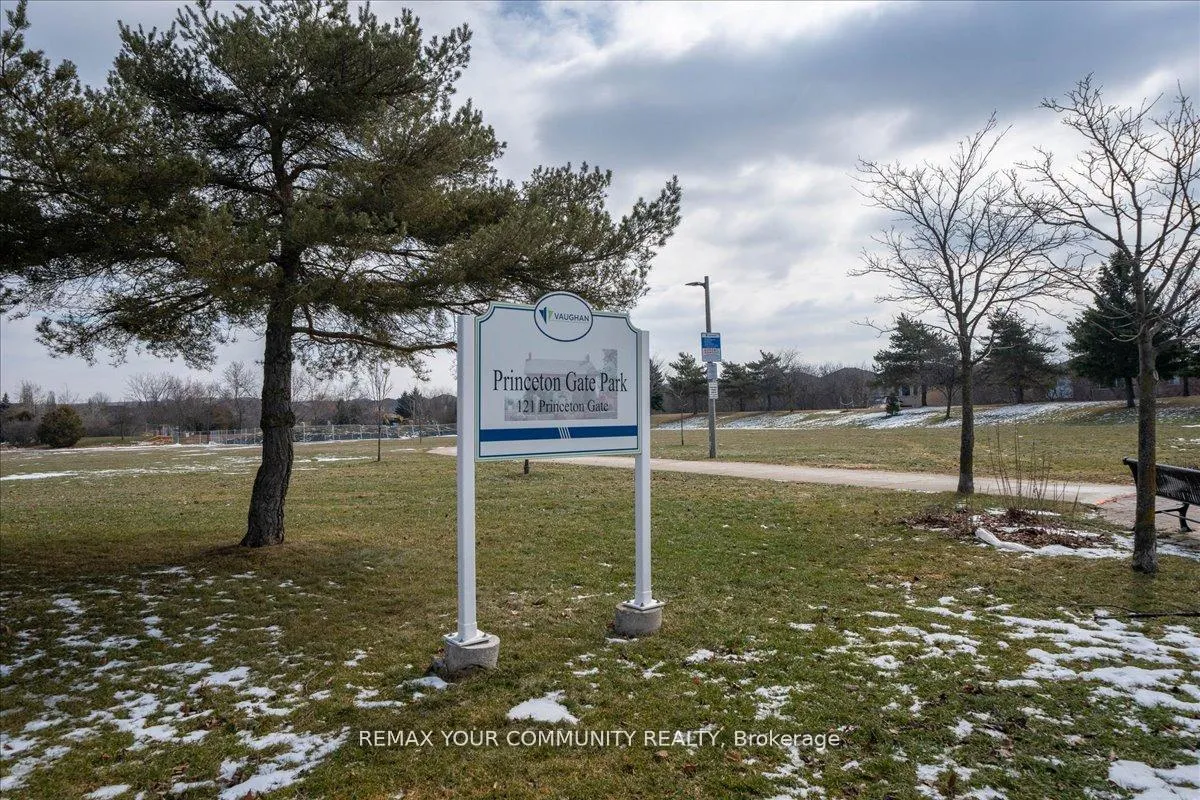 Photo 36 of 130 Princeton Gate, Vaughan, Maple — HOMEH