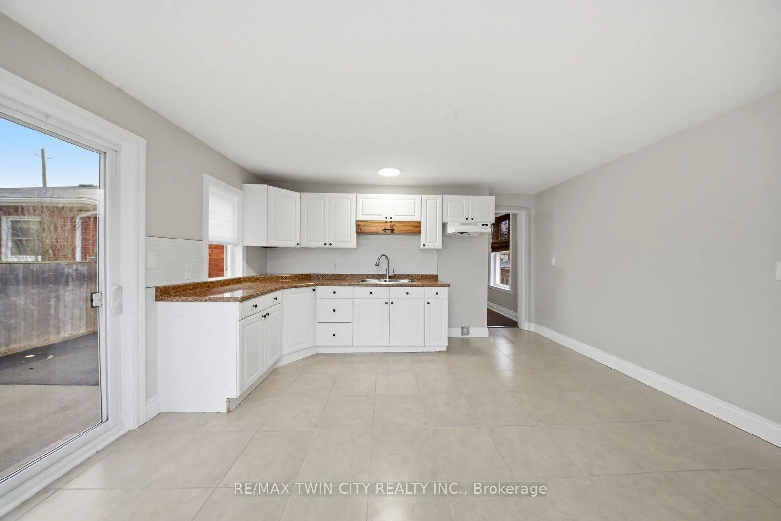 Photo 6 of 188 Grand River Avenue, Brantford — HOMEH