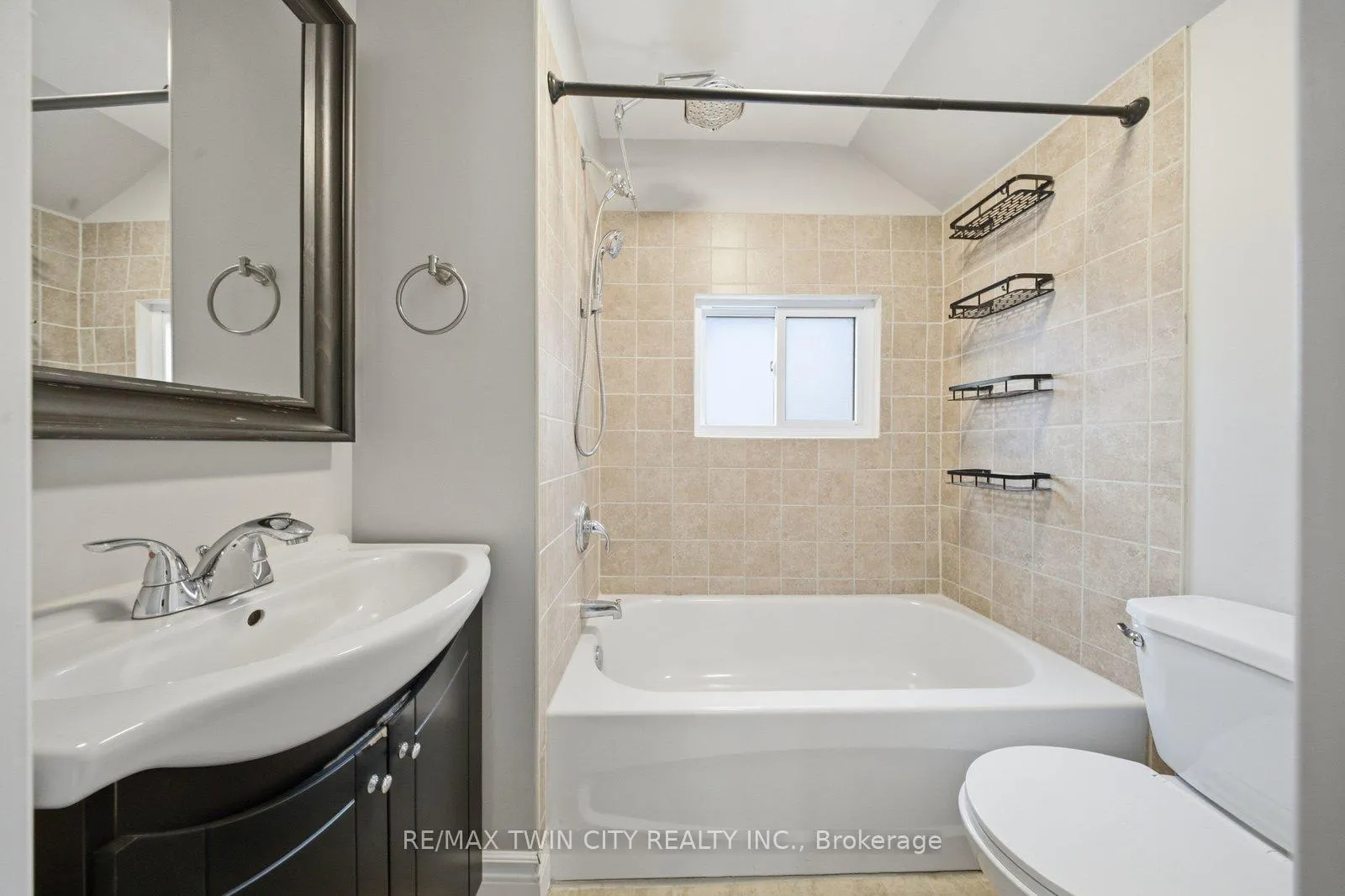 Photo 19 of 188 Grand River Avenue, Brantford — HOMEH