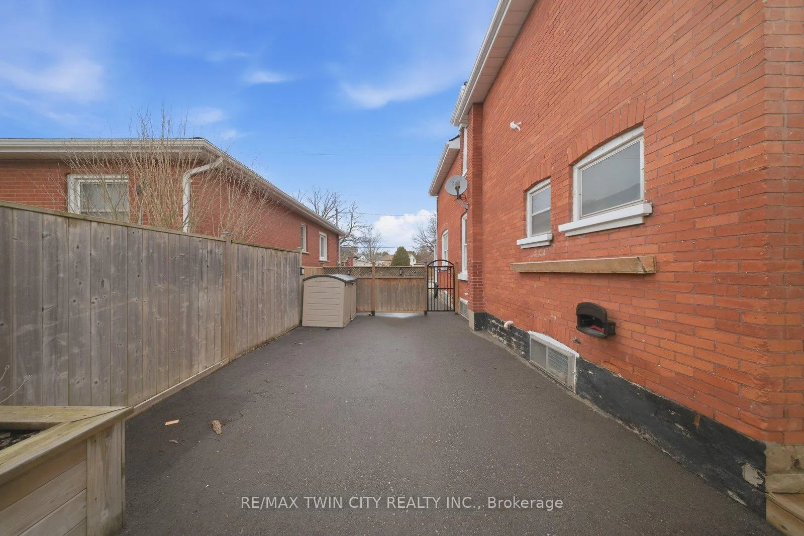 Photo 22 of 188 Grand River Avenue, Brantford — HOMEH