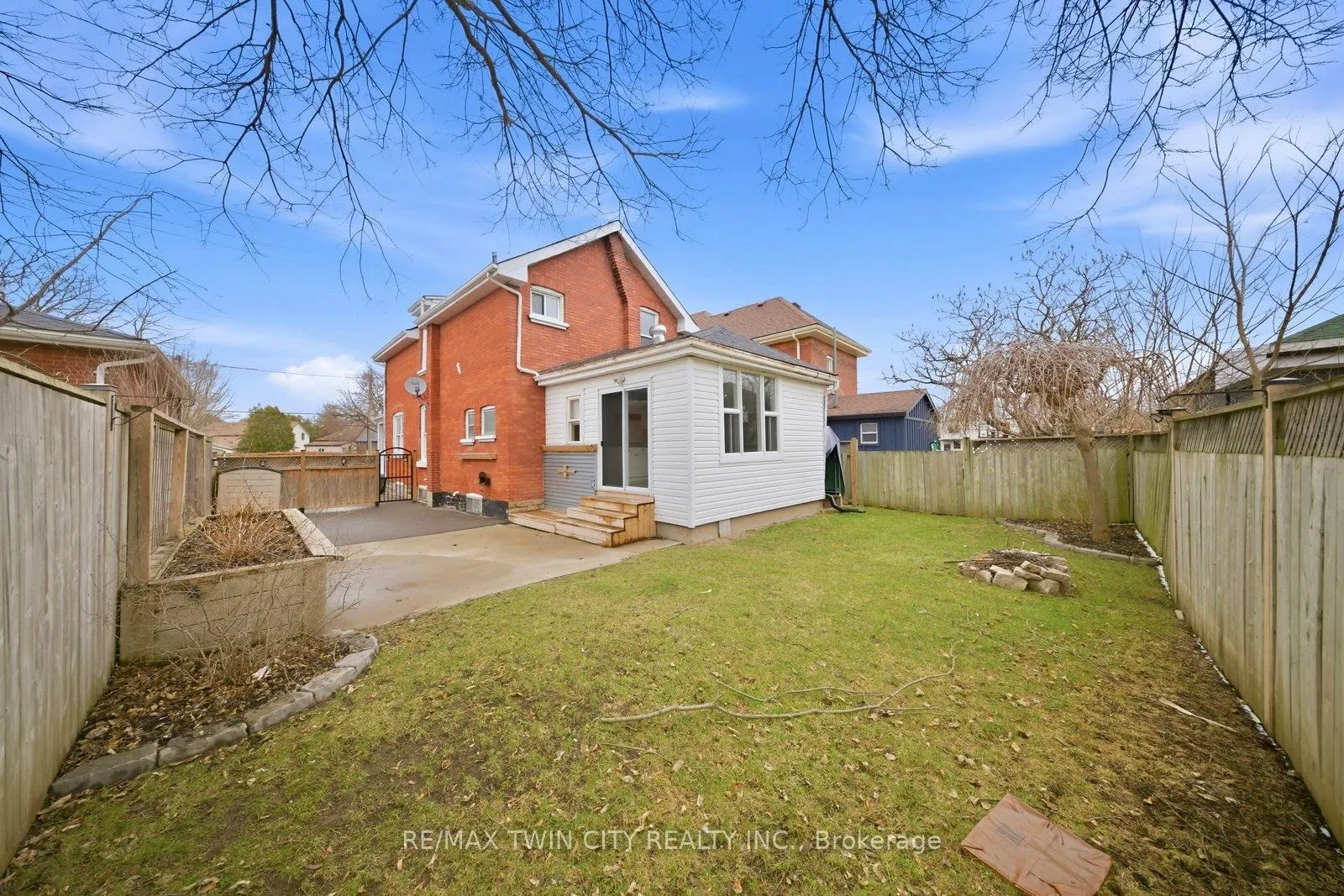 Photo 26 of 188 Grand River Avenue, Brantford — HOMEH