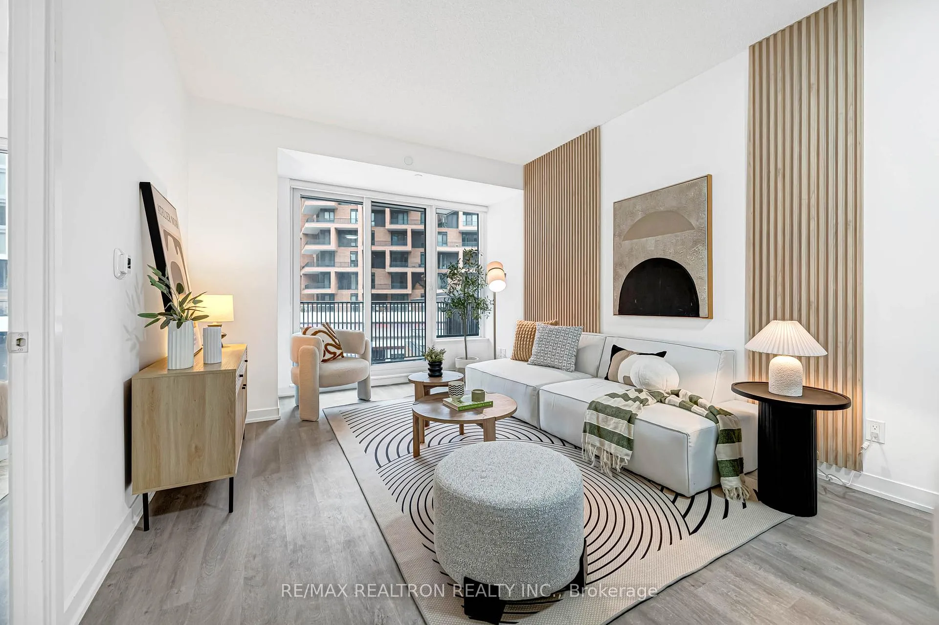 Photo 1 of Unit 403C, 38 Simcoe Promenade, Markham, Unionville — HOMEH