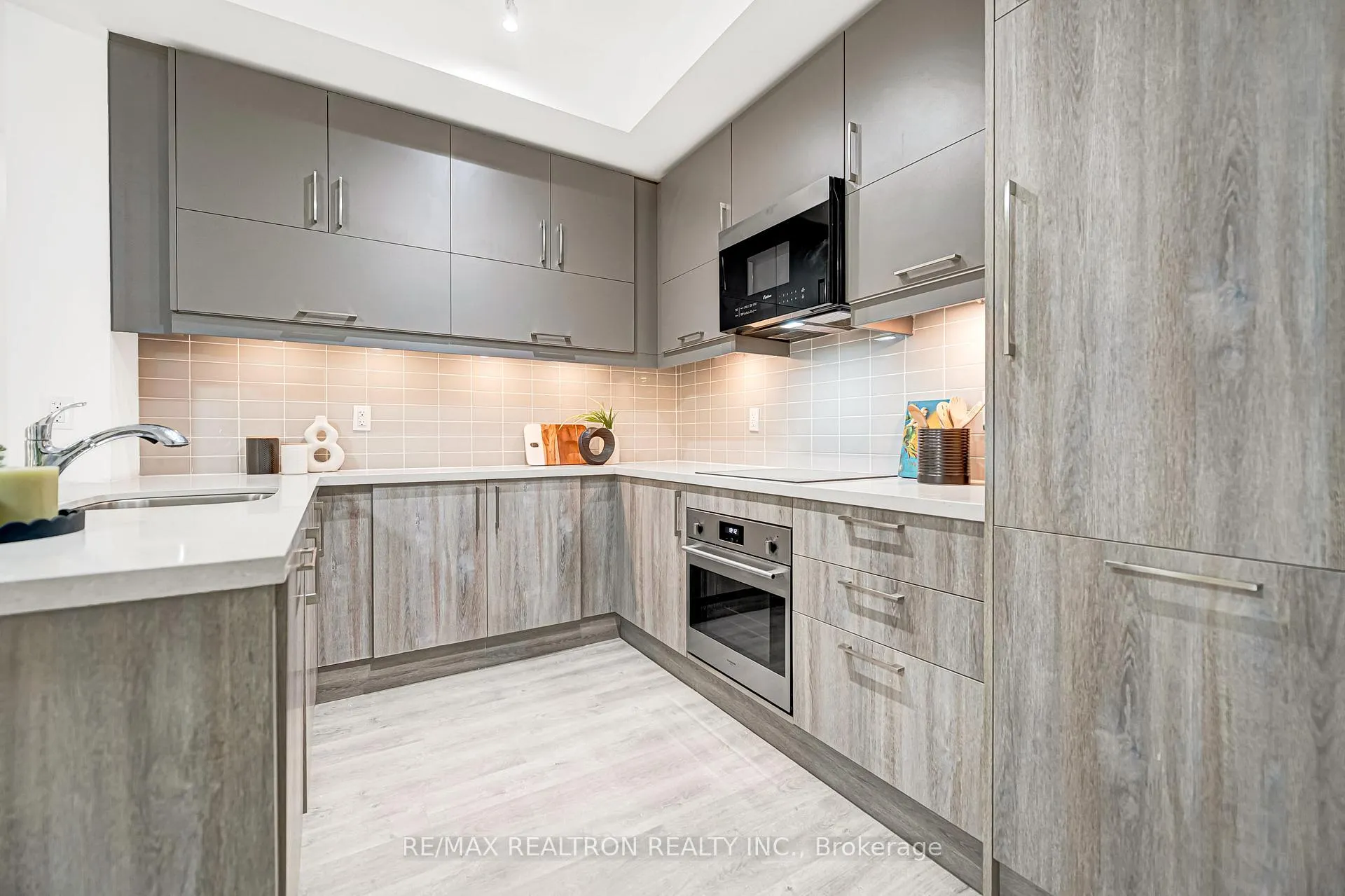 Photo 23 of Unit 403C, 38 Simcoe Promenade, Markham, Unionville — HOMEH