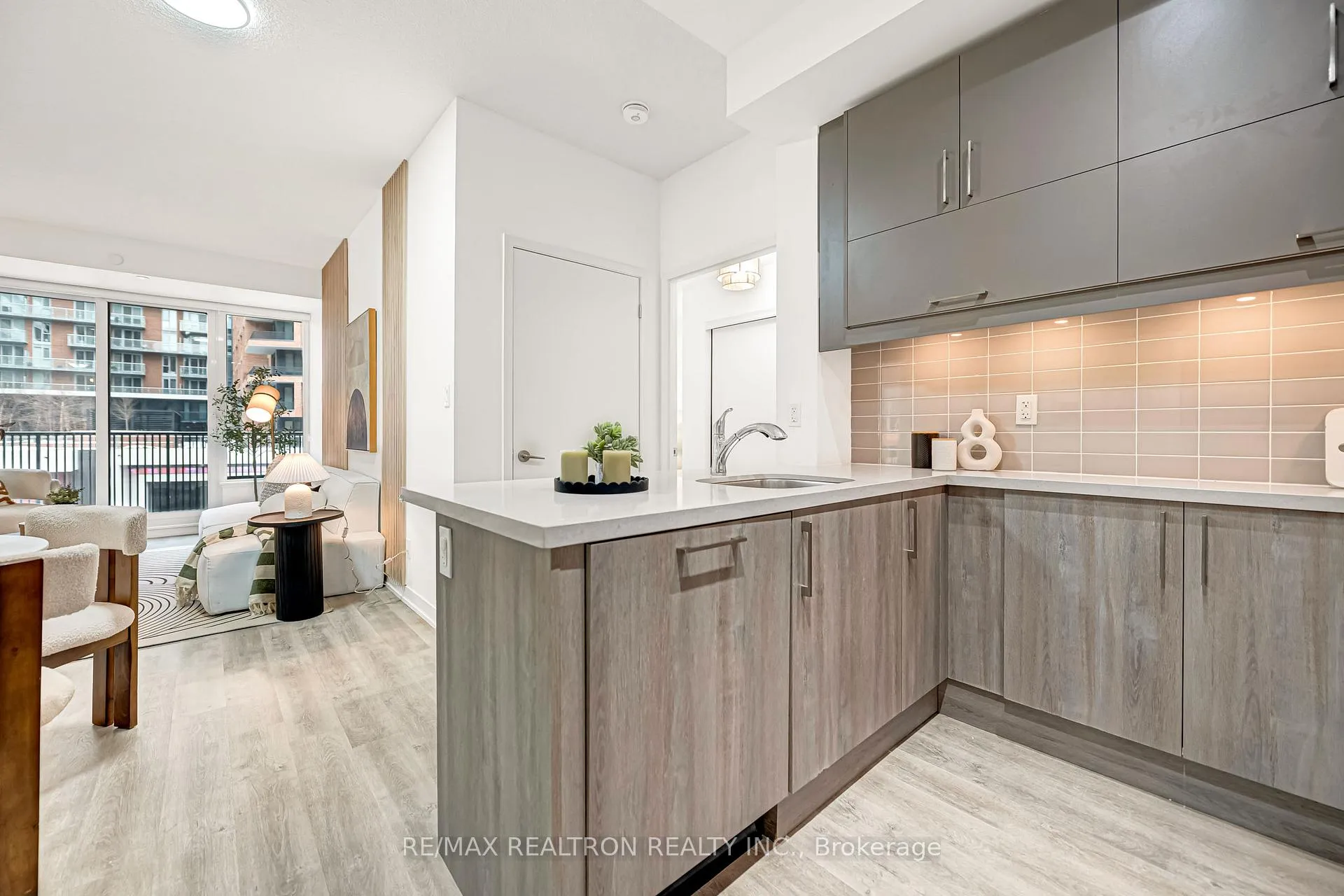 Photo 26 of Unit 403C, 38 Simcoe Promenade, Markham, Unionville — HOMEH