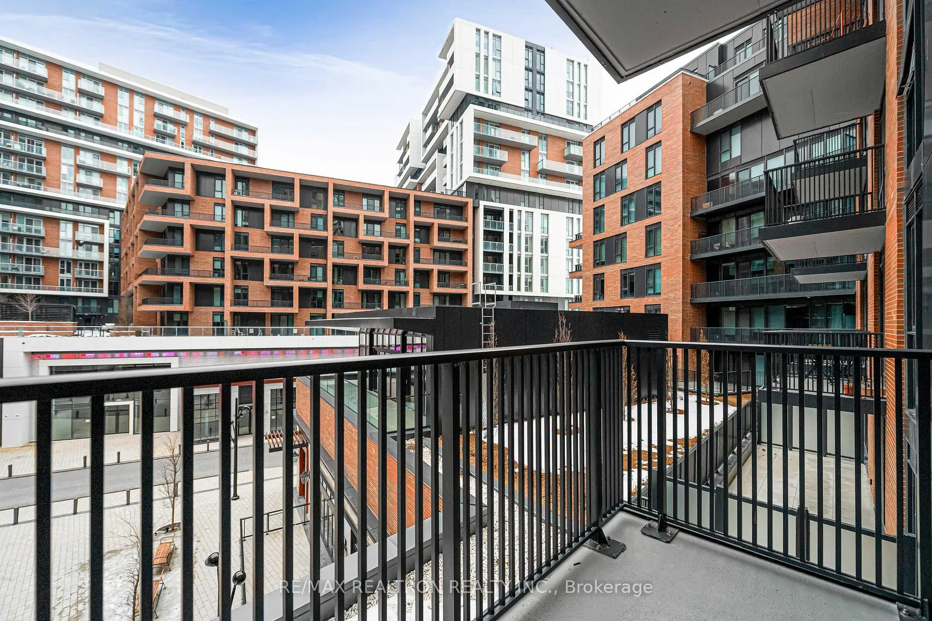 Photo 45 of Unit 403C, 38 Simcoe Promenade, Markham, Unionville — HOMEH
