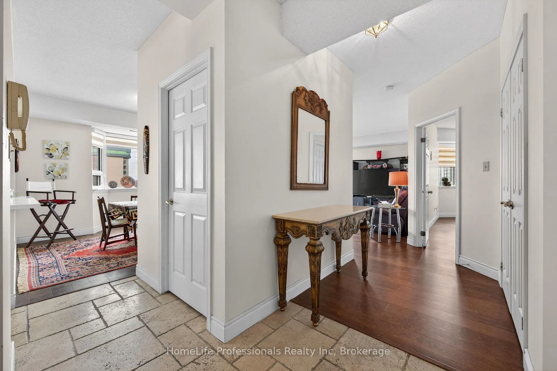 Photo 6 of Unit 1803, 67 Caroline Street S, Hamilton, Durand — HOMEH