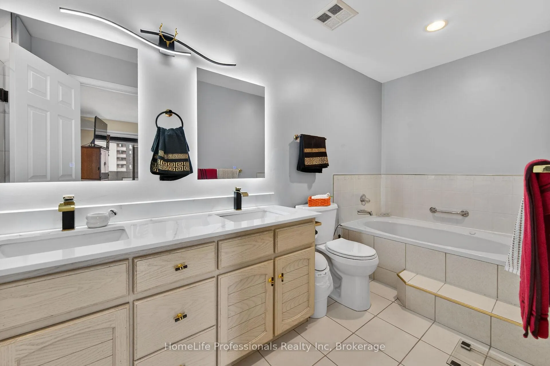 Photo 27 of Unit 1803, 67 Caroline Street S, Hamilton, Durand — HOMEH