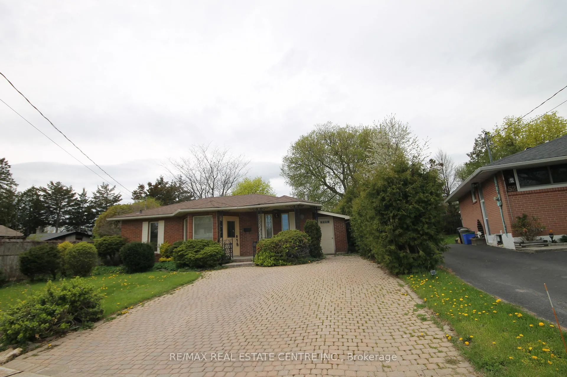 Photo 1 of 54 Moultrey Crescent, Halton Hills, Georgetown — HOMEH