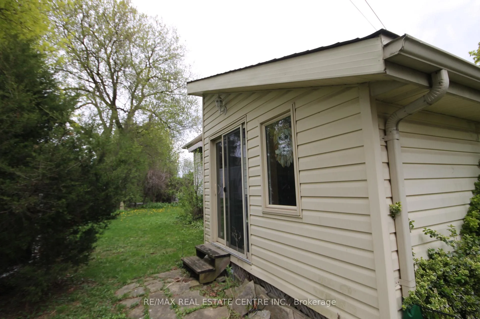 Photo 5 of 54 Moultrey Crescent, Halton Hills, Georgetown — HOMEH