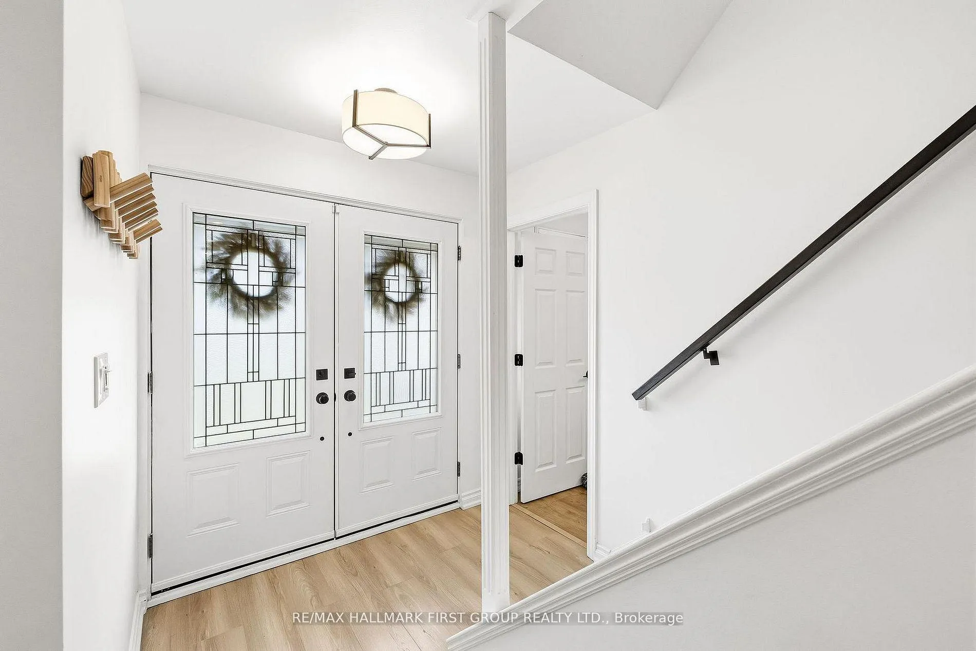 Photo 8 of 953 Vistula Drive, Pickering, West Shore — HOMEH