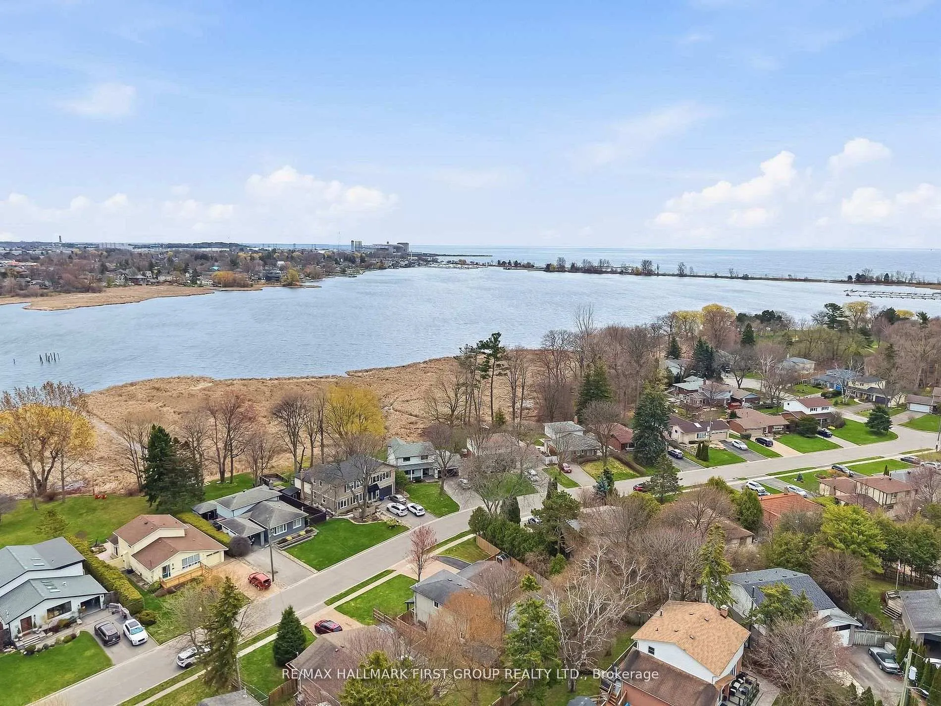 Photo 41 of 953 Vistula Drive, Pickering, West Shore — HOMEH