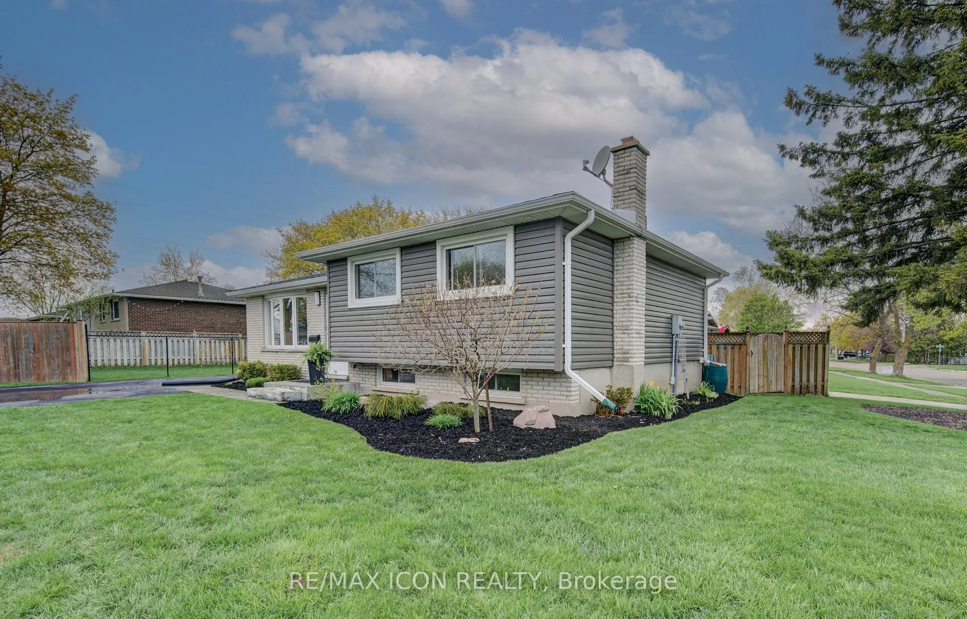 Photo 3 of 126 Webster Street, Wilmot — HOMEH