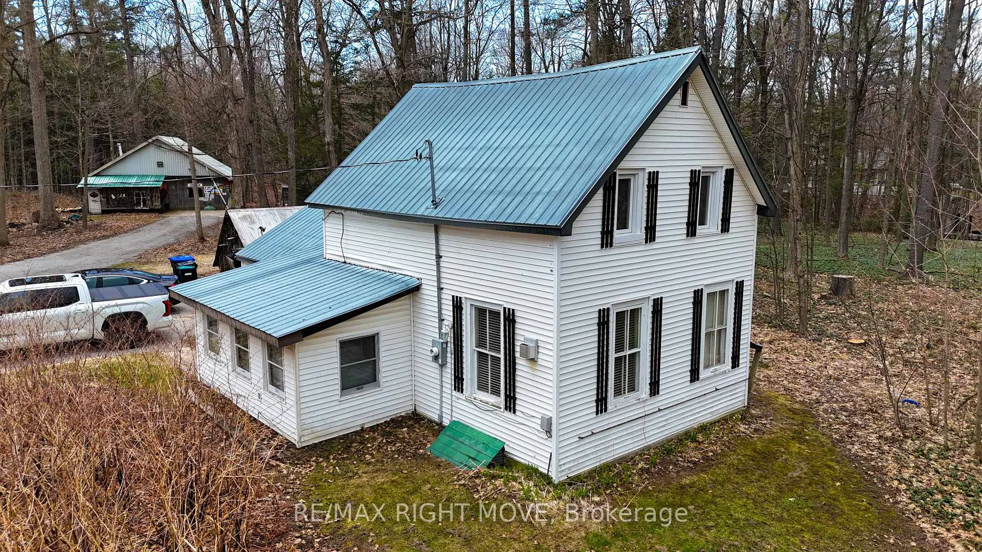 Photo 3 of 4124 Wainman Line, Severn, Bass Lake — HOMEH