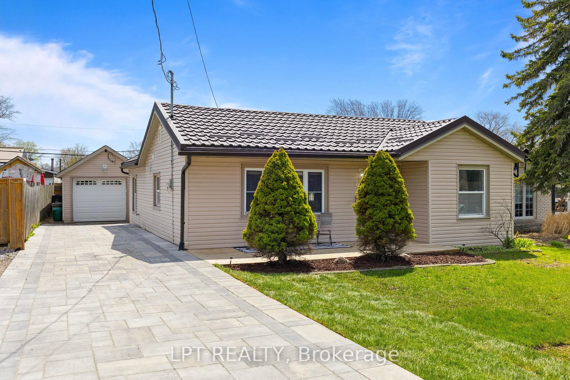 Photo 1 of 145 Silas Boulevard, Georgina, Keswick North — HOMEH