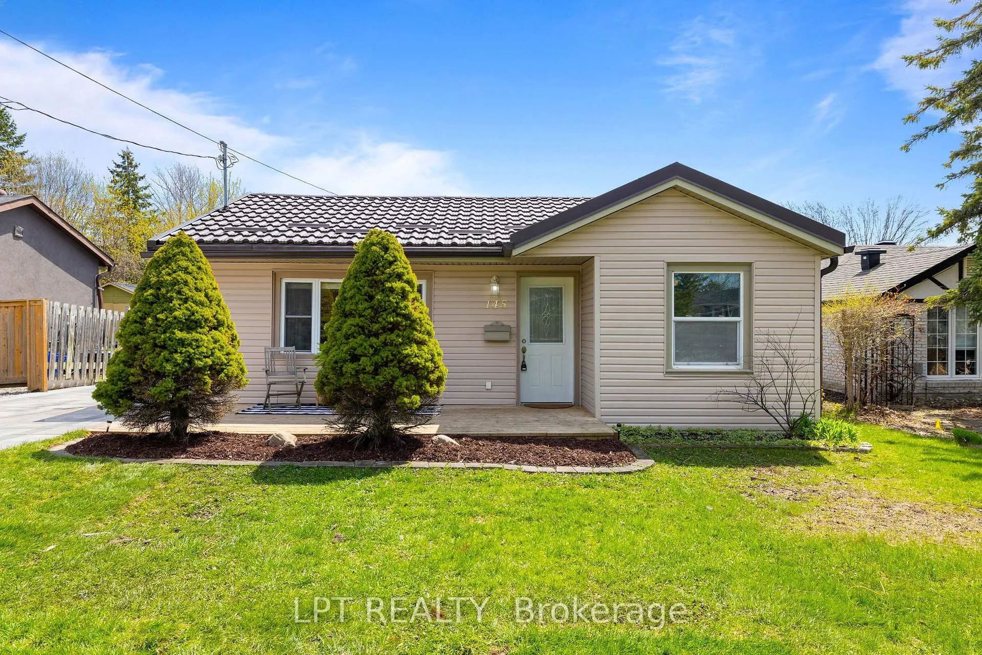 Photo 2 of 145 Silas Boulevard, Georgina, Keswick North — HOMEH