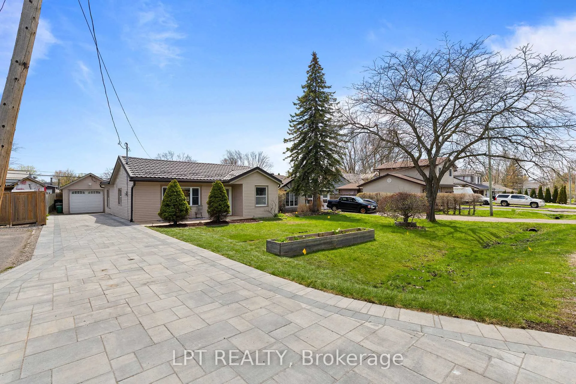 Photo 4 of 145 Silas Boulevard, Georgina, Keswick North — HOMEH