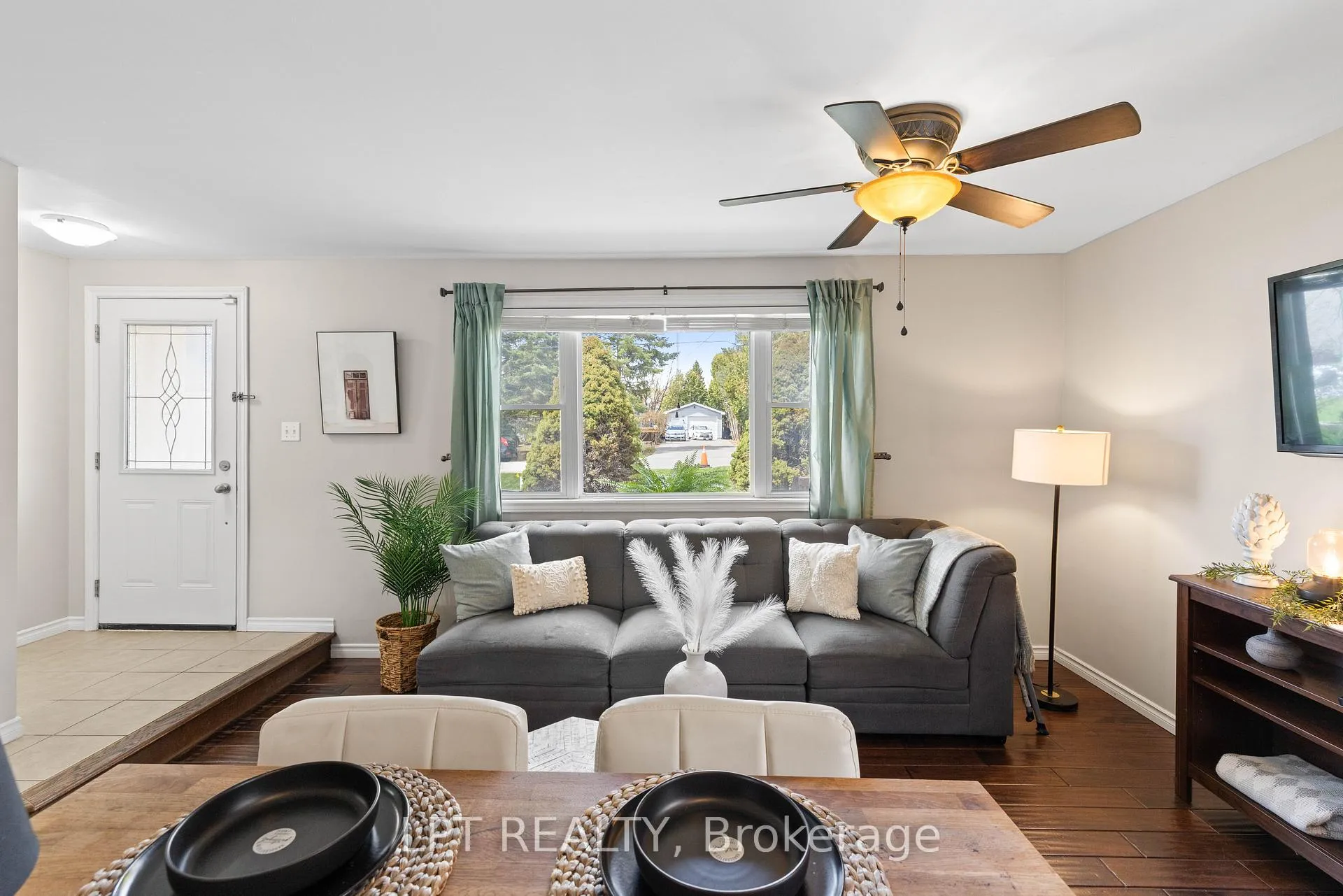 Photo 9 of 145 Silas Boulevard, Georgina, Keswick North — HOMEH