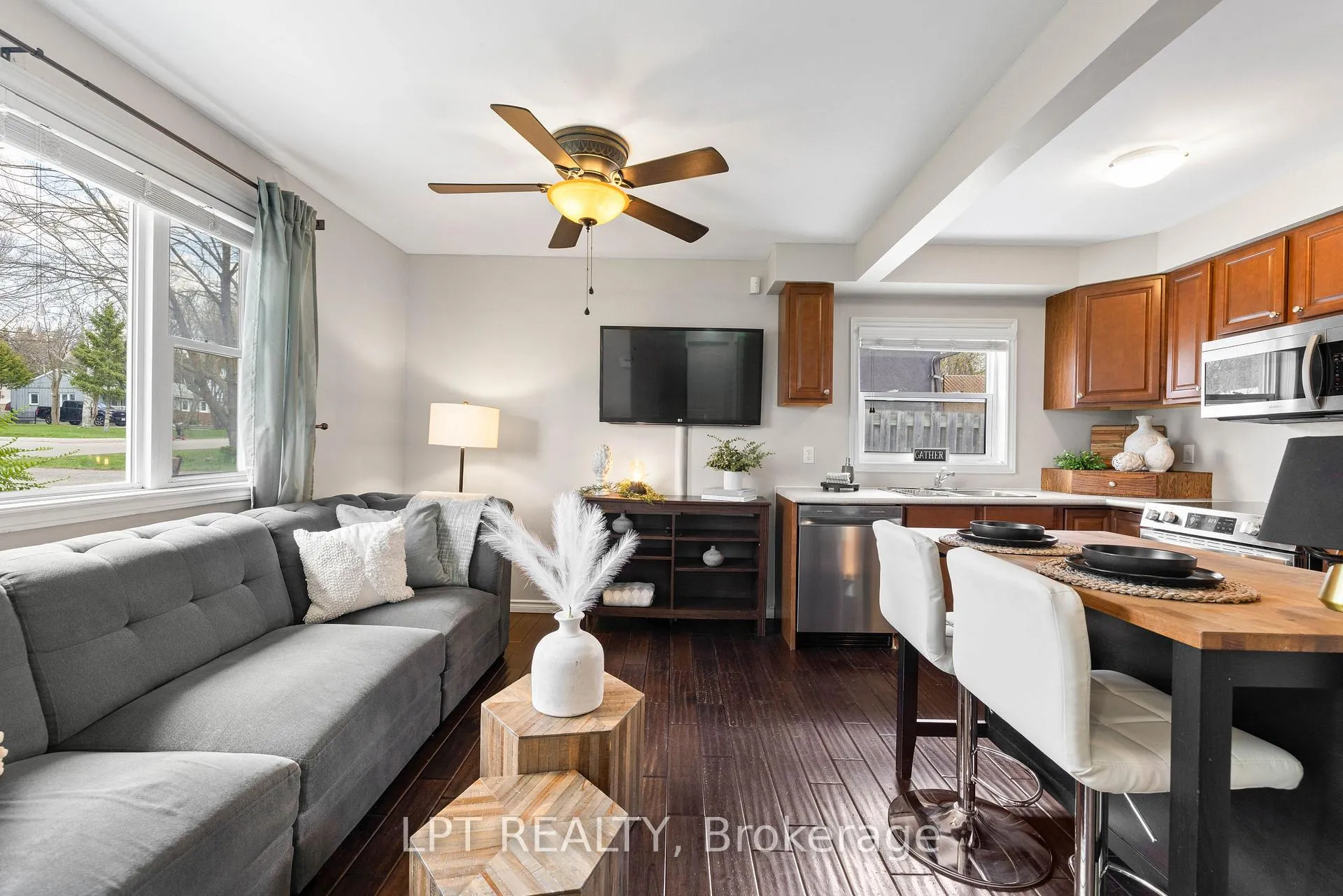 Photo 11 of 145 Silas Boulevard, Georgina, Keswick North — HOMEH