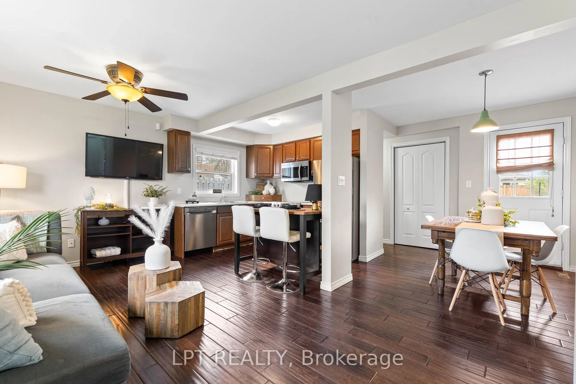 Photo 12 of 145 Silas Boulevard, Georgina, Keswick North — HOMEH