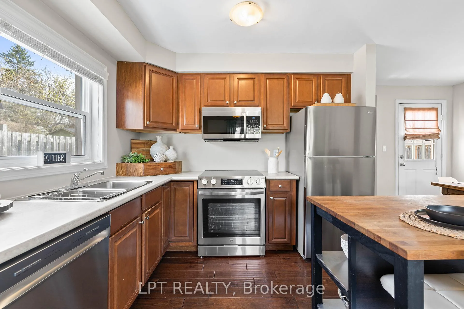Photo 14 of 145 Silas Boulevard, Georgina, Keswick North — HOMEH