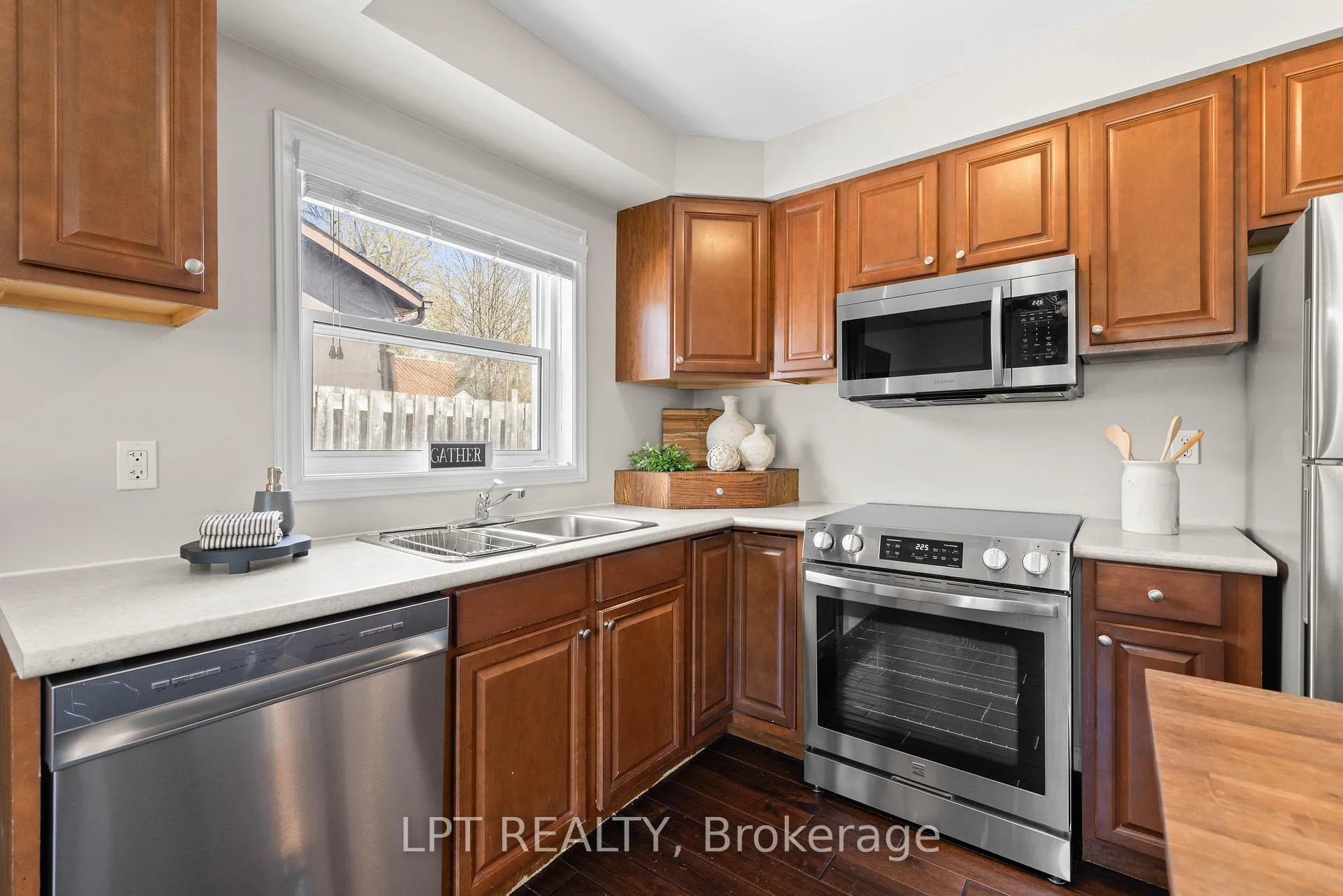 Photo 15 of 145 Silas Boulevard, Georgina, Keswick North — HOMEH