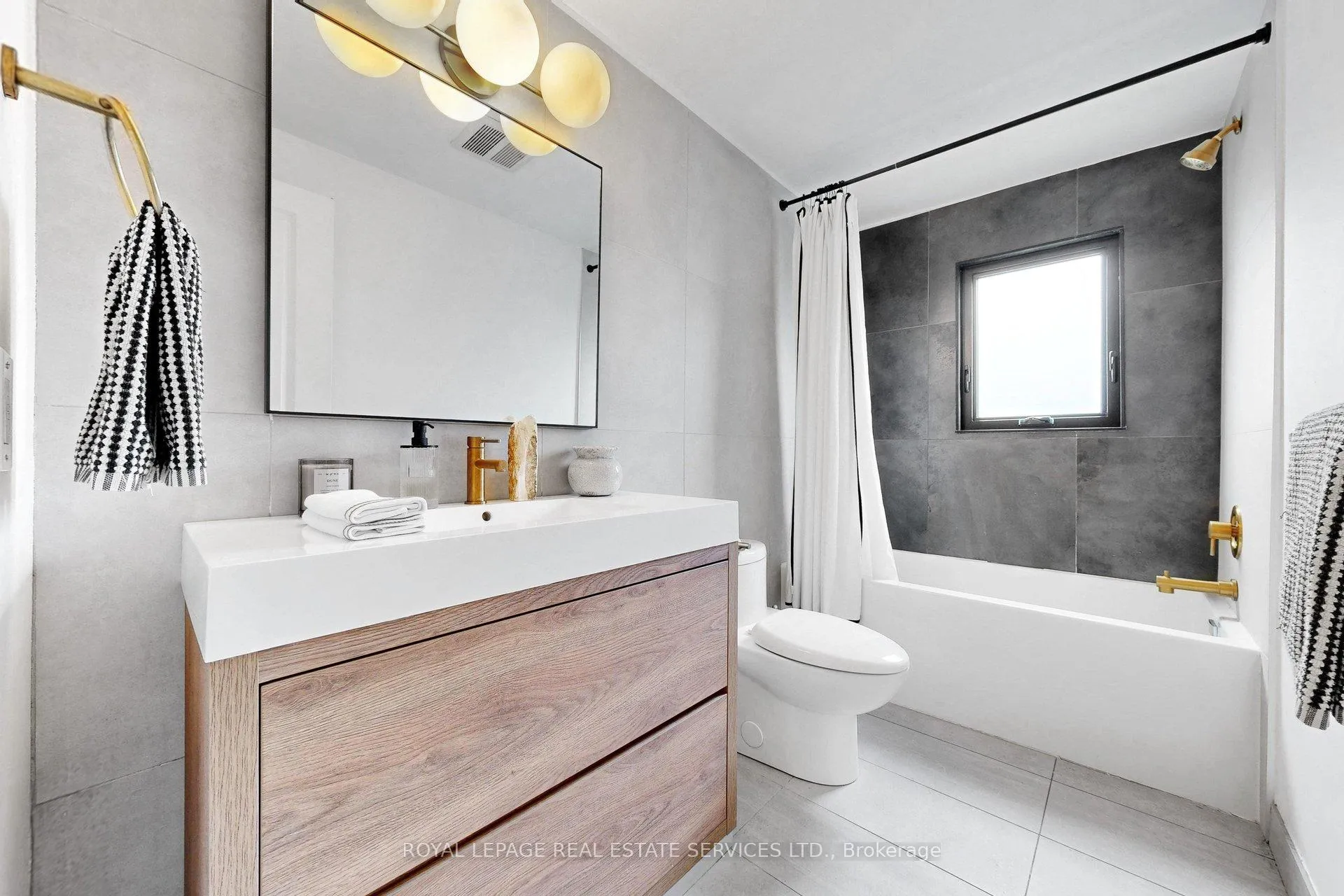 Photo 28 of 97 Ascot Avenue, Toronto, Corso Italia-Davenport — HOMEH