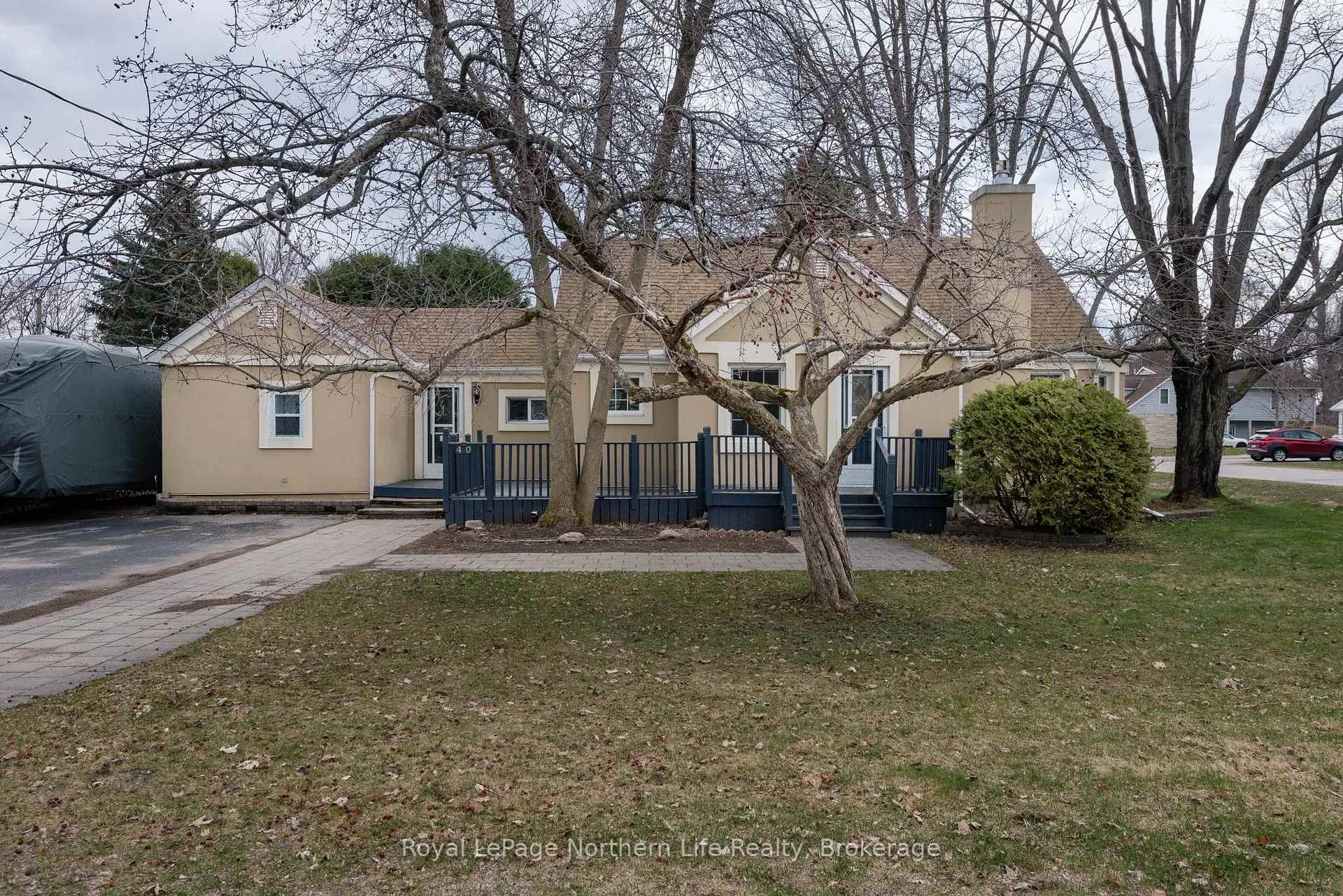 Photo 2 of 40 Macdonald Avenue W, North Bay, Ferris — HOMEH