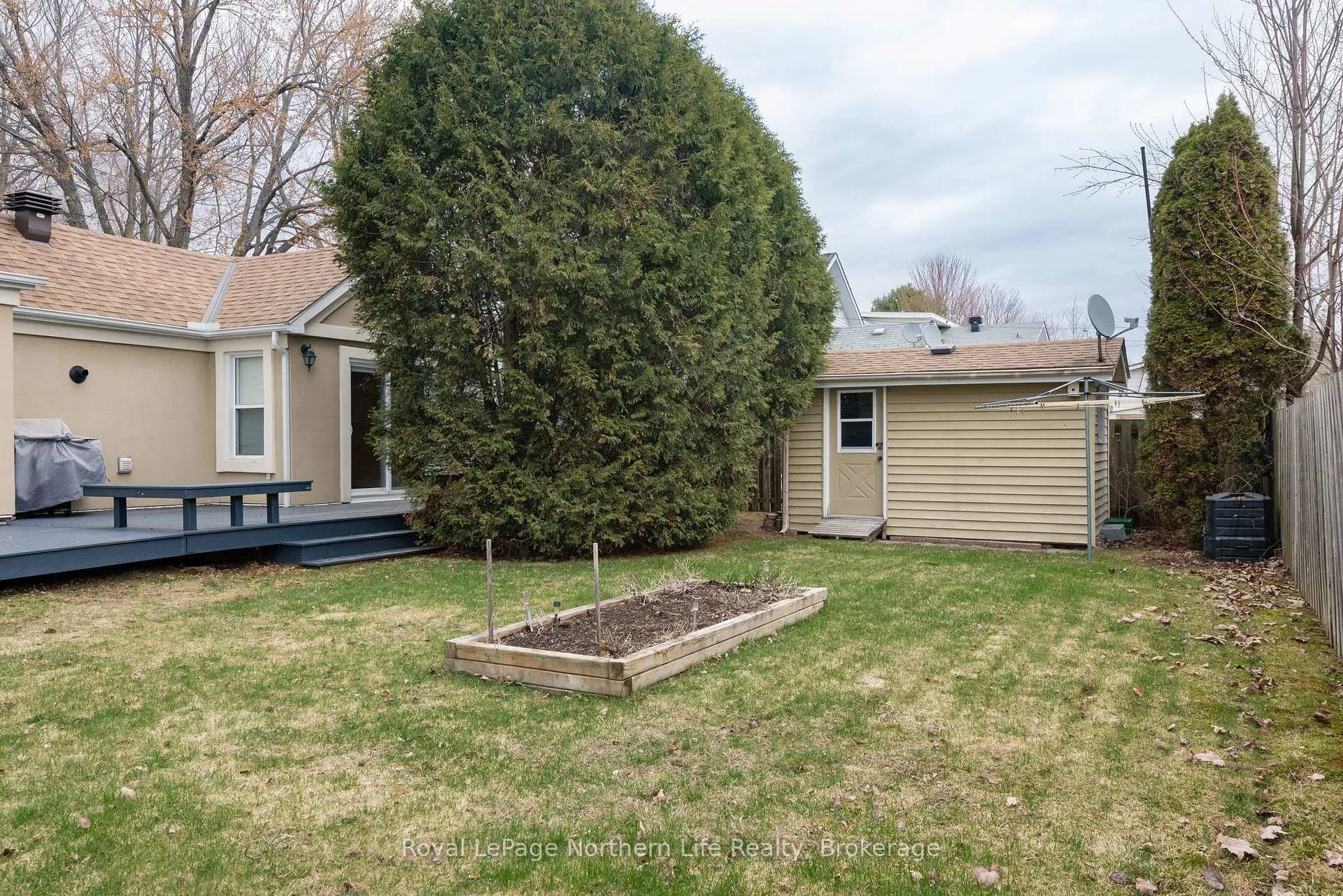 Photo 11 of 40 Macdonald Avenue W, North Bay, Ferris — HOMEH
