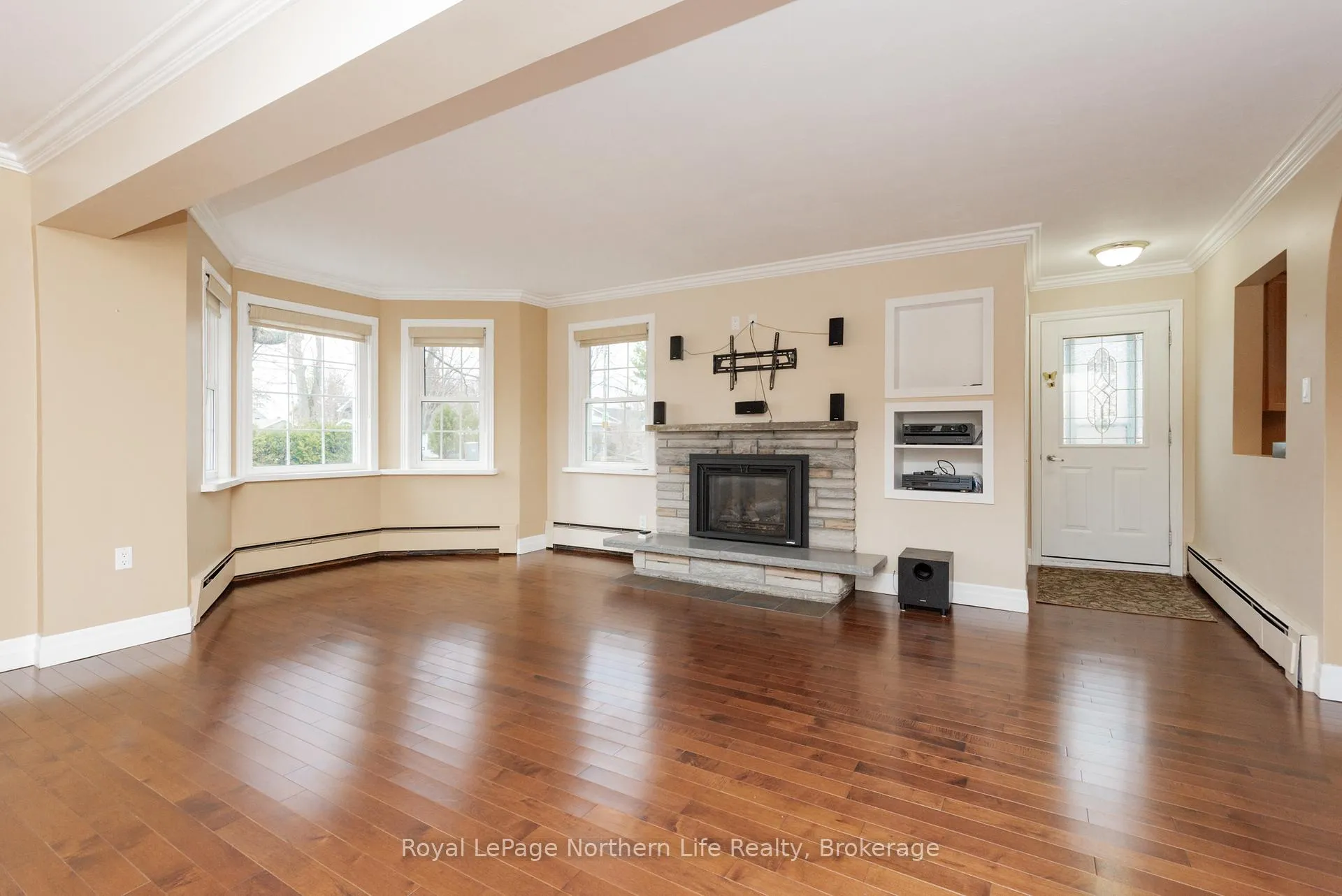 Photo 18 of 40 Macdonald Avenue W, North Bay, Ferris — HOMEH