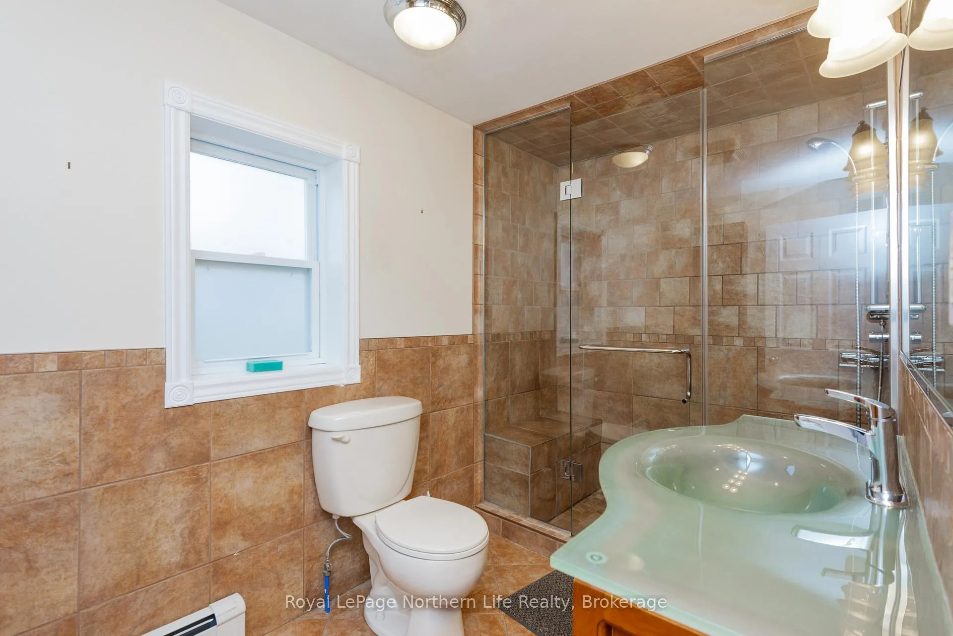Photo 29 of 40 Macdonald Avenue W, North Bay, Ferris — HOMEH