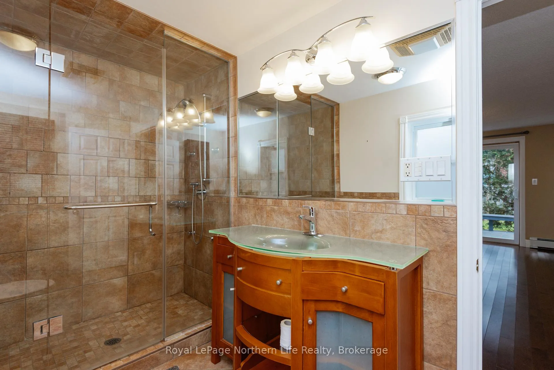 Photo 30 of 40 Macdonald Avenue W, North Bay, Ferris — HOMEH