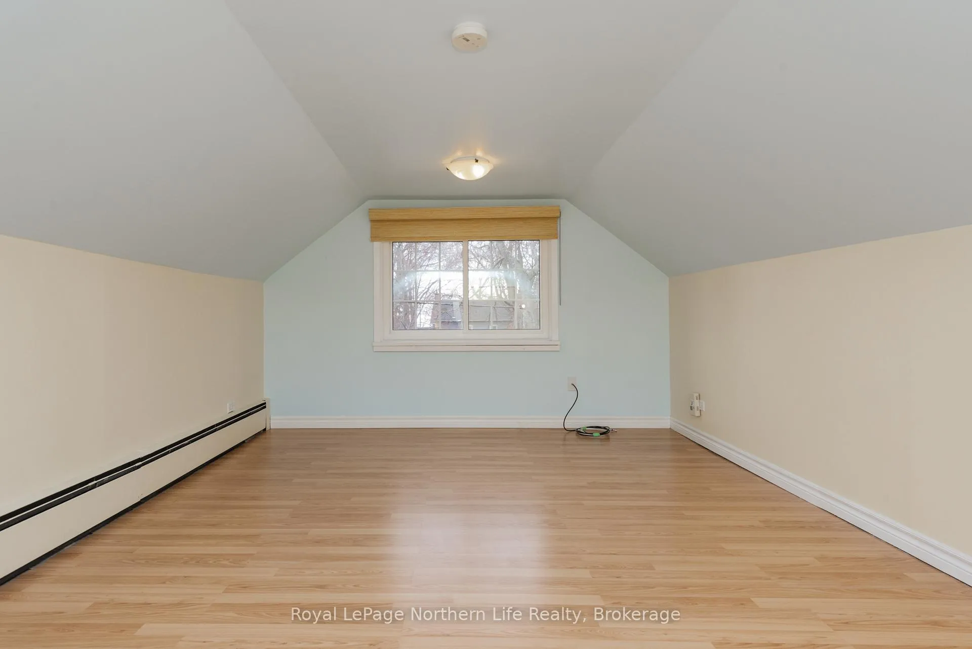 Photo 38 of 40 Macdonald Avenue W, North Bay, Ferris — HOMEH