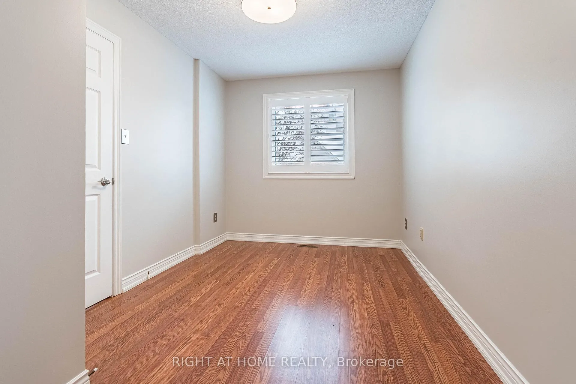 Photo 9 of Unit 7, 165 Main Street E, Grimsby, Grimsby East — HOMEH