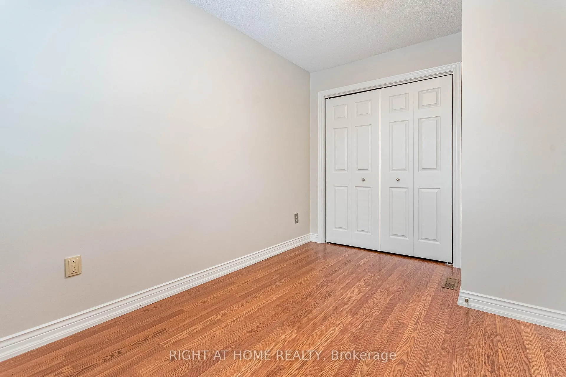 Photo 10 of Unit 7, 165 Main Street E, Grimsby, Grimsby East — HOMEH