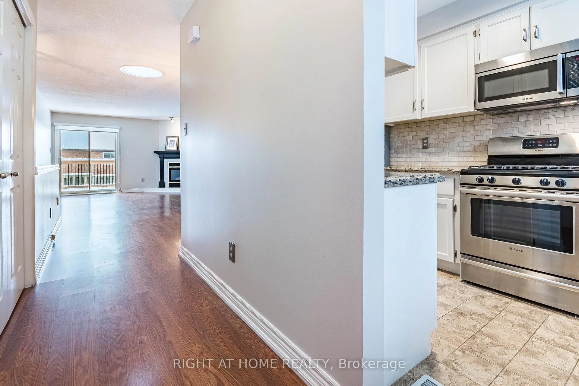 Photo 17 of Unit 7, 165 Main Street E, Grimsby, Grimsby East — HOMEH