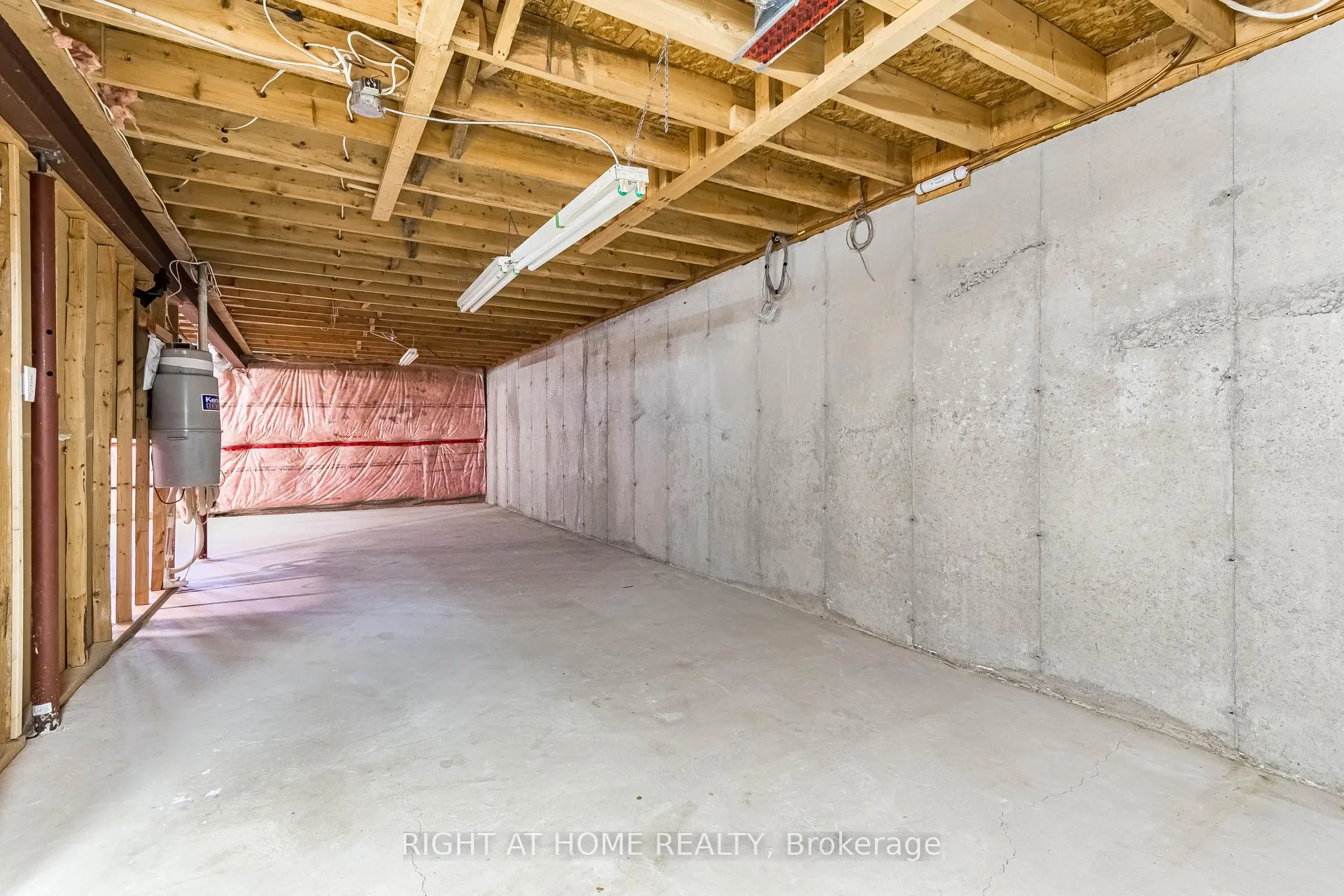 Photo 27 of Unit 7, 165 Main Street E, Grimsby, Grimsby East — HOMEH